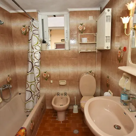Cosmo Luxury Apartment