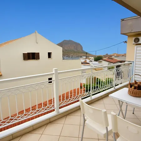 Apartment Cosmo - Seaside Elegance With Views Of Castle