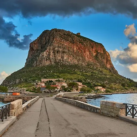 Cosmo - Seaside Elegance With Views Of Castle Apartment Monemvasía