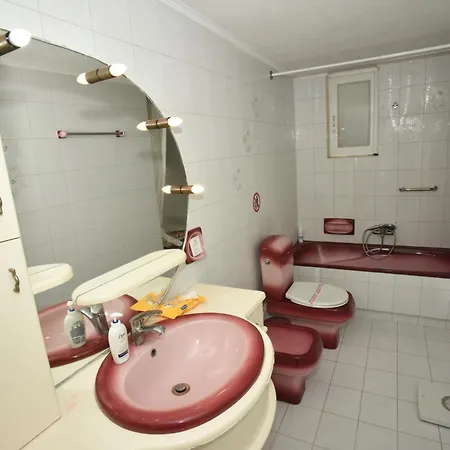 Cosmo - Seaside Elegance With Views Of Castle Apartman